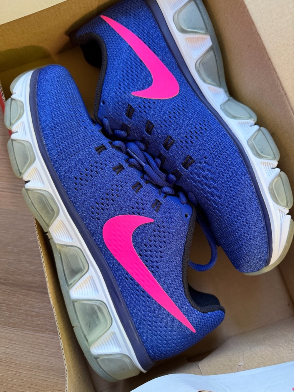 Nike Air Max Tailwind Women’s Sneakers, Size US 6.5